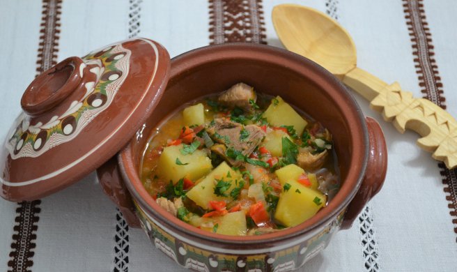 Carne de vitel in sos de legume